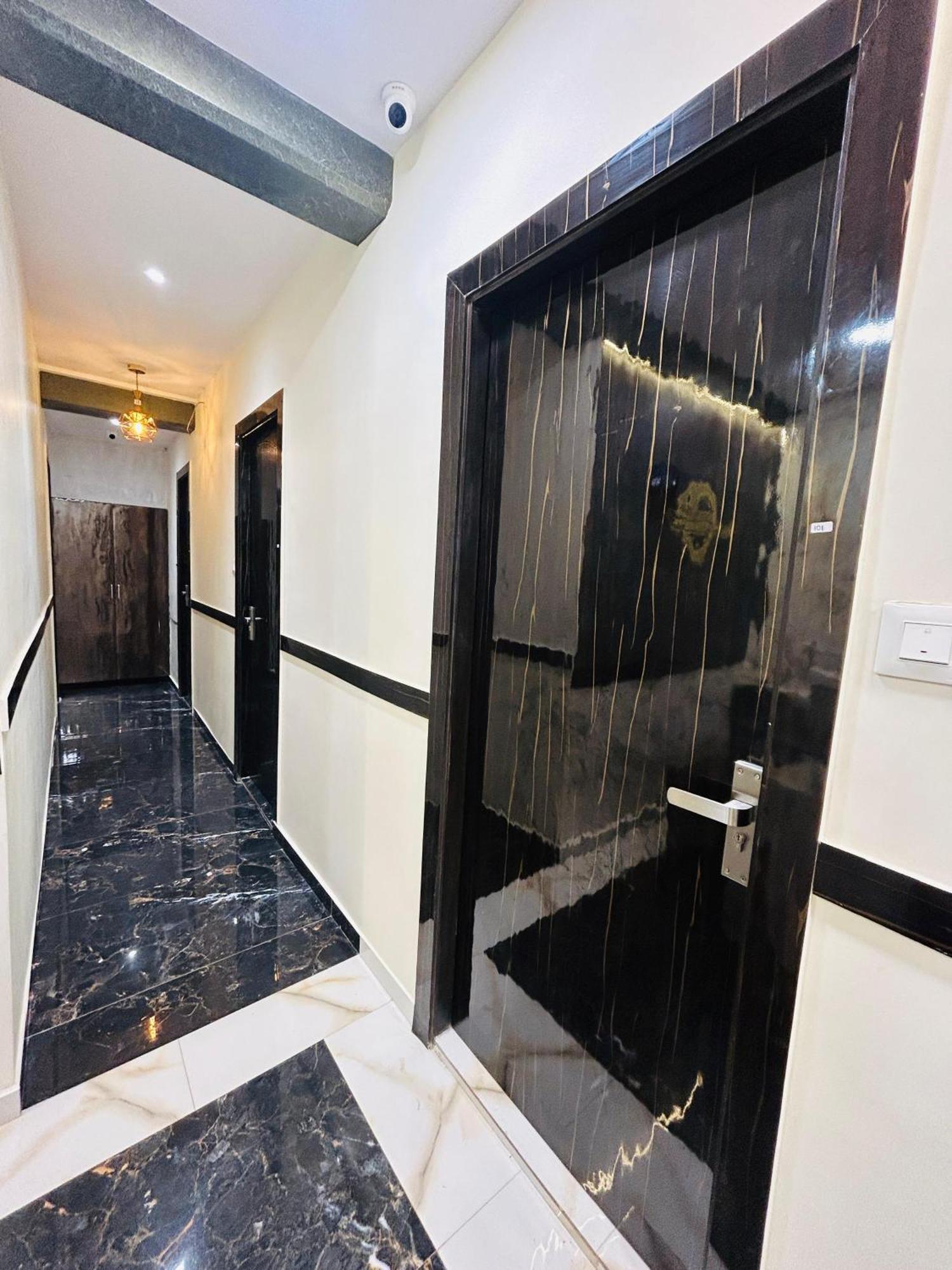Hotel Rinza Residency 孟买 外观 照片